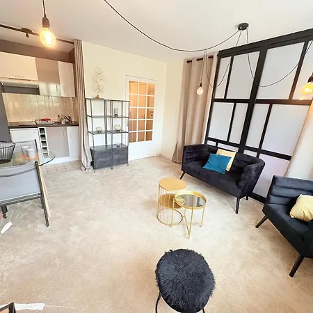 Centre Jardin Public Et Gare Du Midi Apartamento *